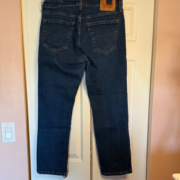 Levi’s Dark Wash  Men's 559 Straight Leg Jeans - Picture 6 of 8